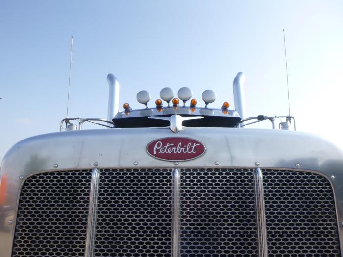 2020 Peterbilt 389-7