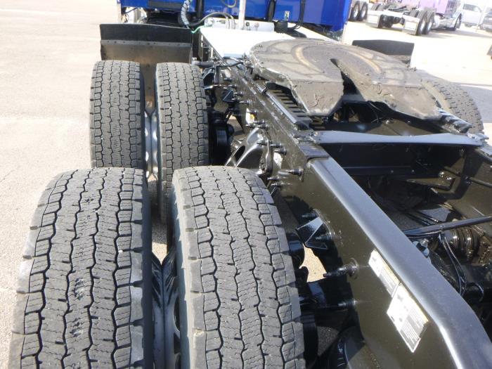 2020 Peterbilt 389-33