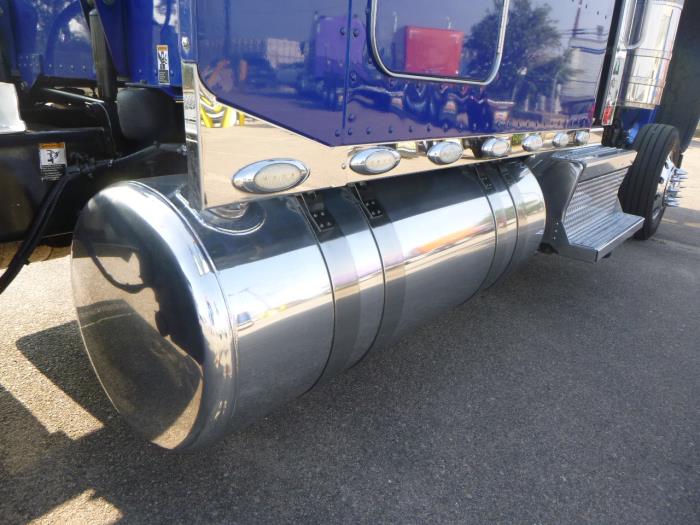2020 Peterbilt 389-37