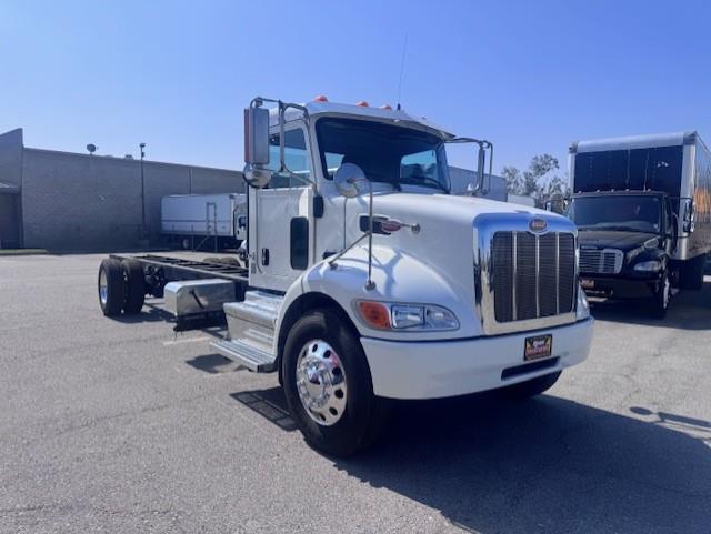 2021 Peterbilt 337-2