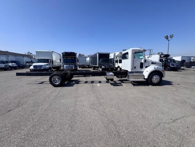 2021 Peterbilt 337-3