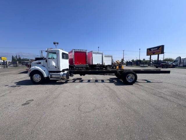 2021 Peterbilt 337-5