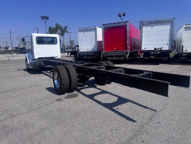 2021 Peterbilt 337-6