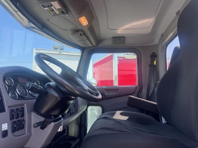 2021 Peterbilt 337-8