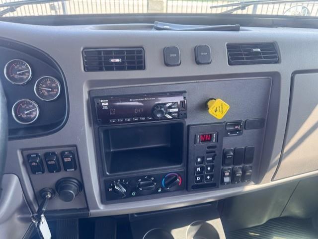2021 Peterbilt 337-10