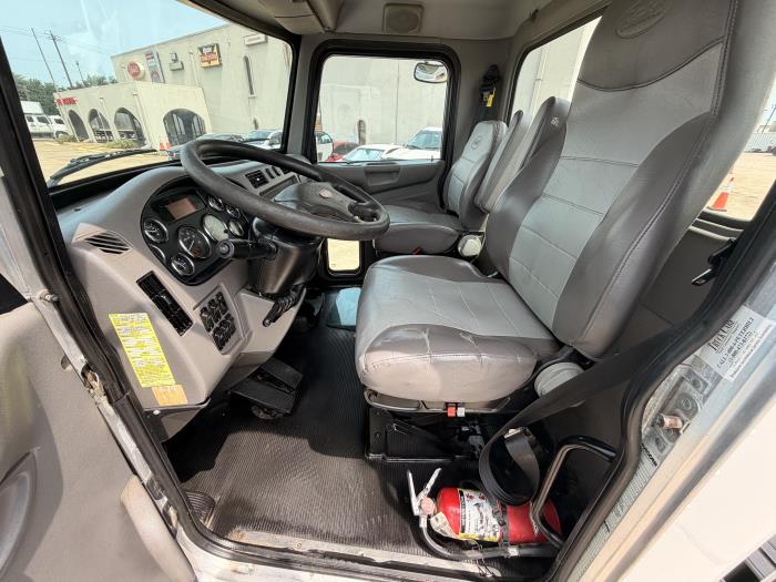 2019 Peterbilt 337-2