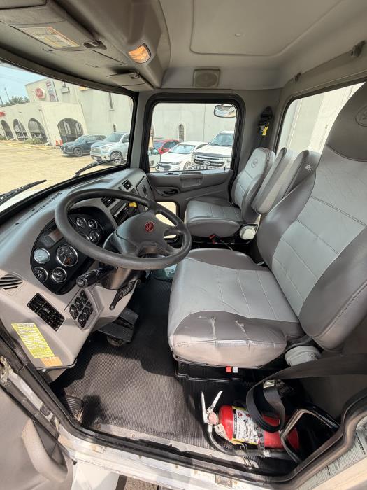 2019 Peterbilt 337-3