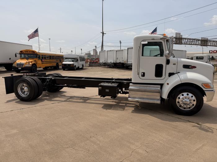 2019 Peterbilt 337-6