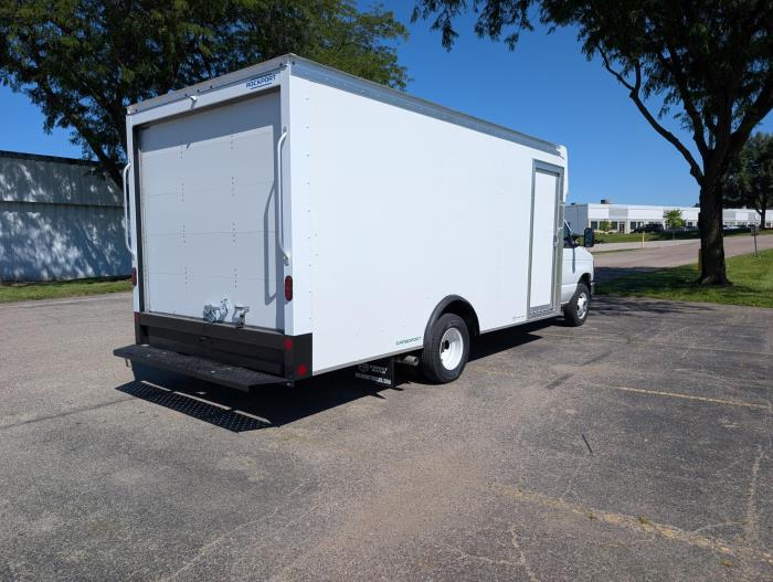 2027 Ford E-450-6