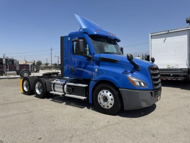 2020 Freightliner Cascadia-2