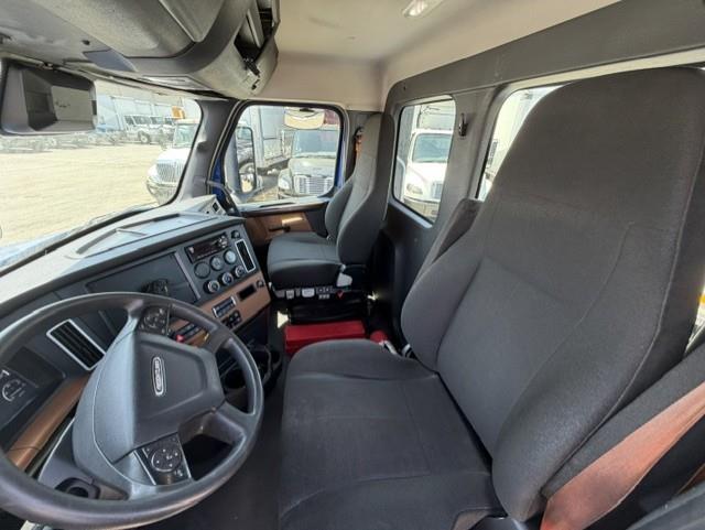 2020 Freightliner Cascadia-6