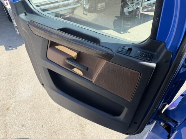2020 Freightliner Cascadia-7