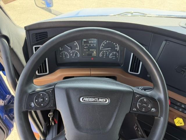 2020 Freightliner Cascadia-8