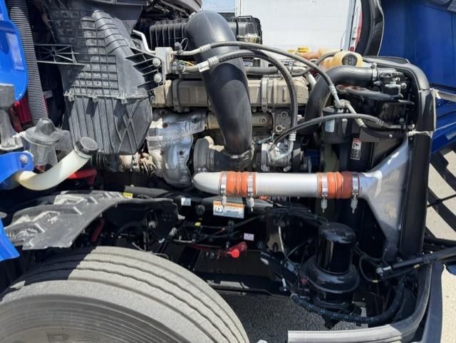 2020 Freightliner Cascadia-12