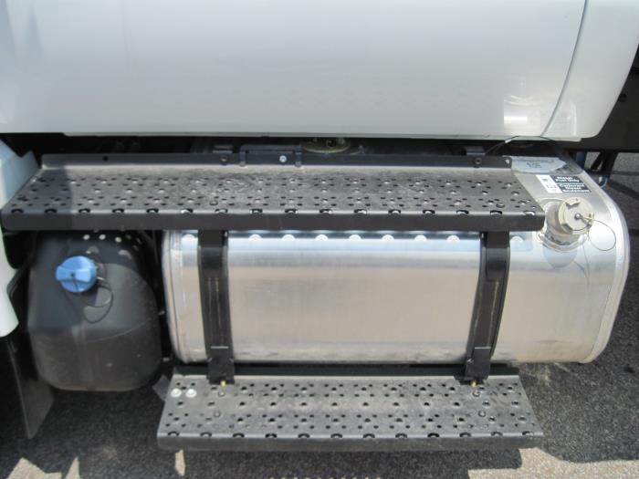 2027 Ford F-750-18