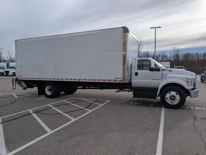 2027 Ford F-750-28