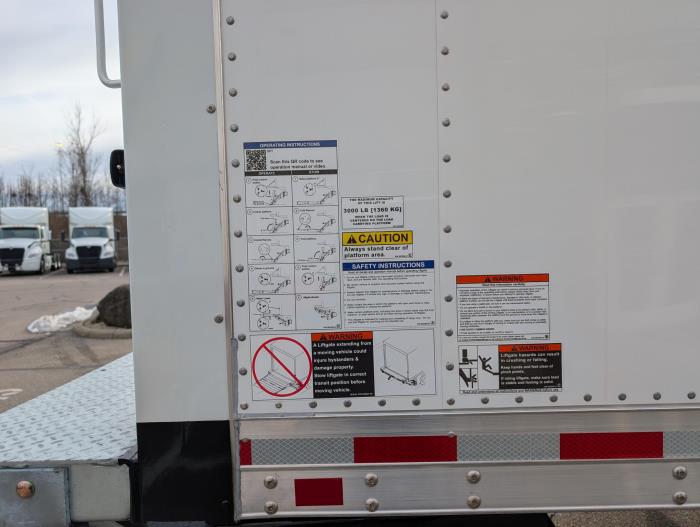 2027 Ford F-750-3
