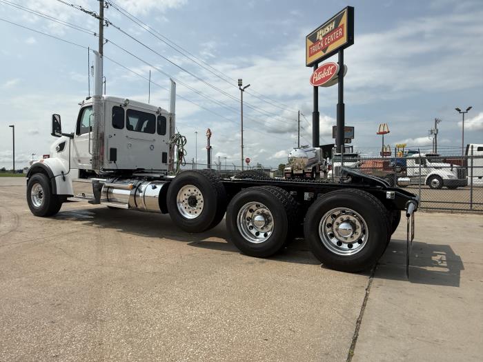 2027 Peterbilt 567-7