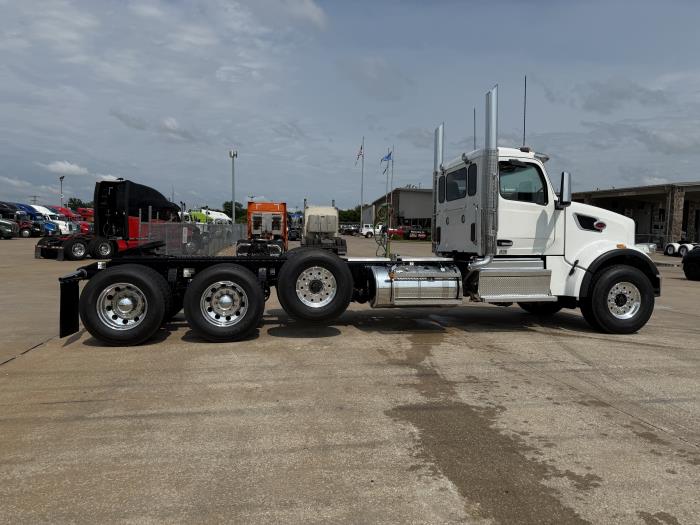 2027 Peterbilt 567-13