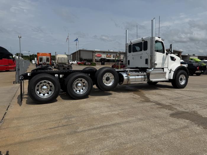 2027 Peterbilt 567-14