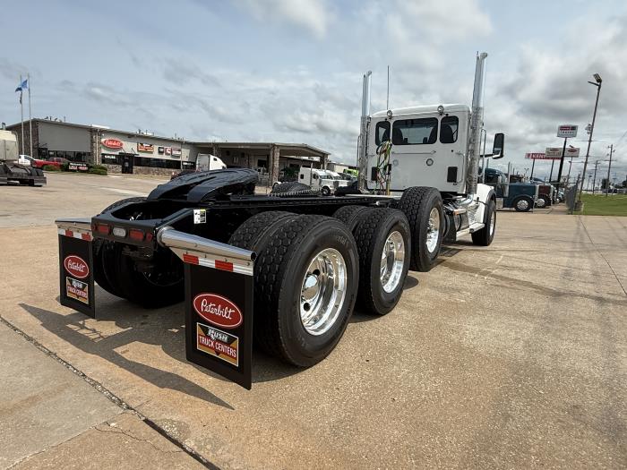 2027 Peterbilt 567-15