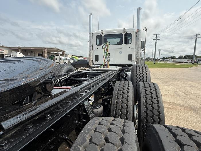2027 Peterbilt 567-17
