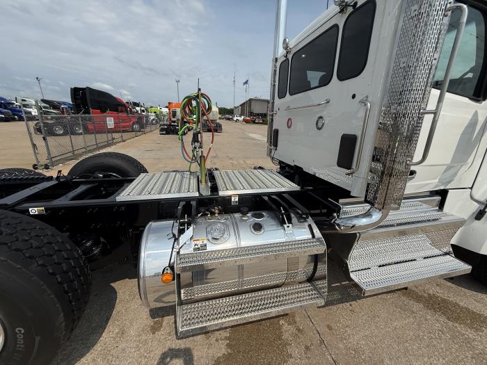 2027 Peterbilt 567-19
