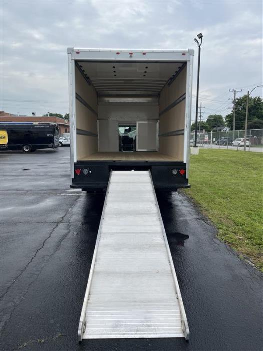 2027 Ford E-450-10