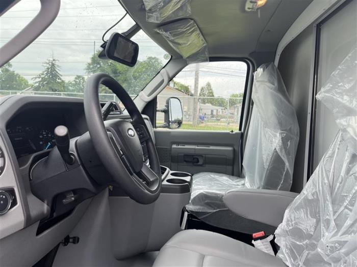 2027 Ford E-450-12
