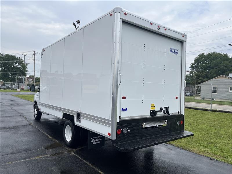New 2027 Ford E-450 - photo 2