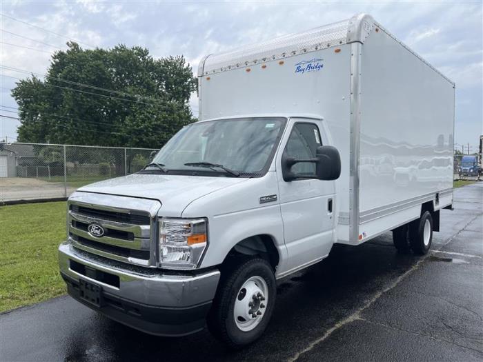 2027 Ford E-450-1
