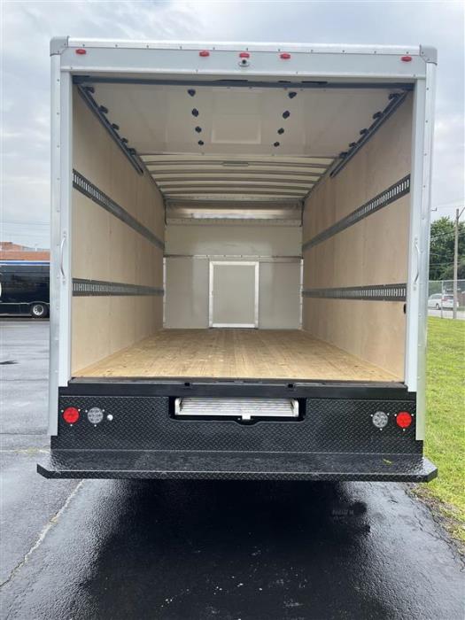 2027 Ford E-450-6