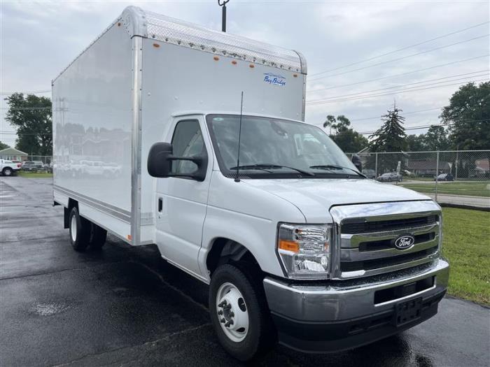 2027 Ford E-450-9
