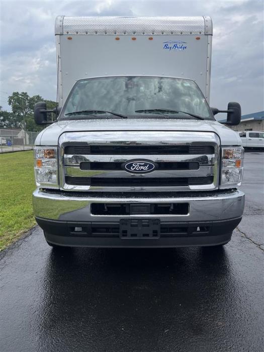 2027 Ford E-450-2