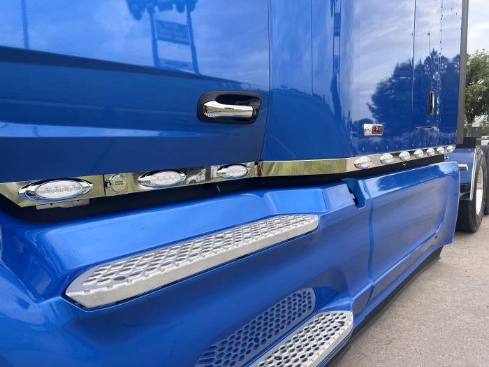 2027 Peterbilt 579-10