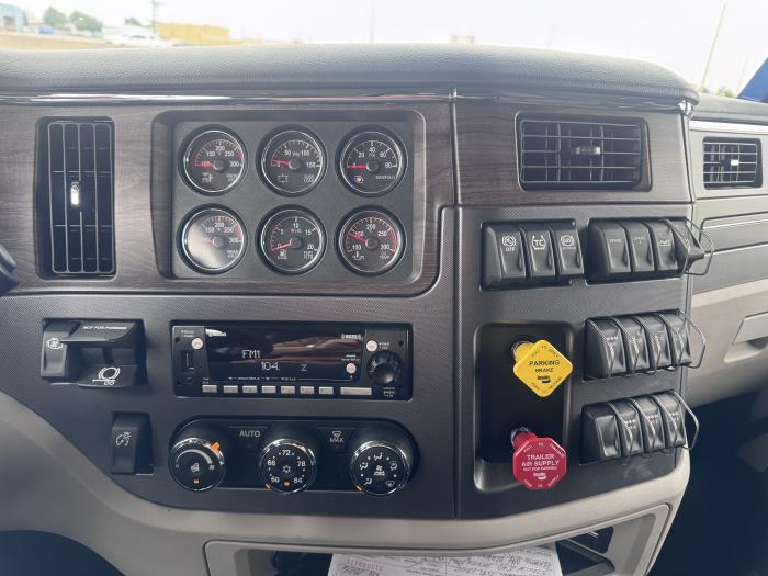 2027 Peterbilt 579-14