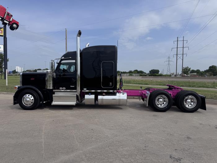 2027 Peterbilt 589-2