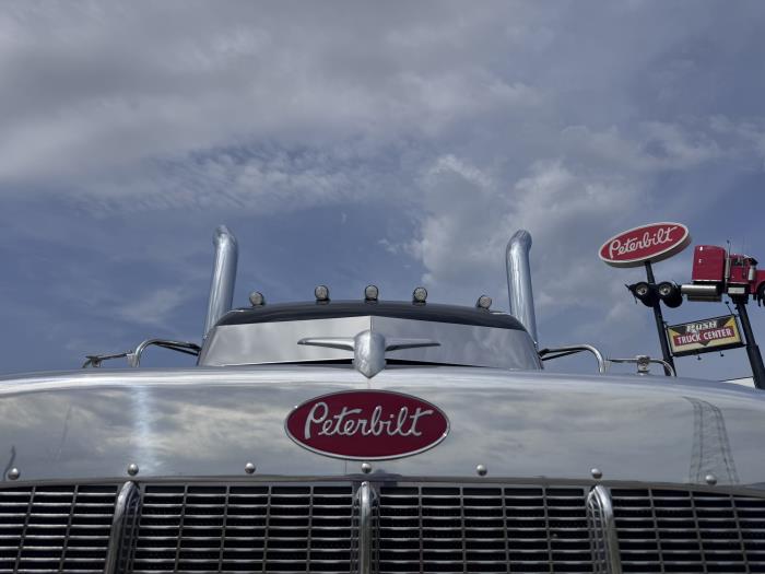 2027 Peterbilt 589-9