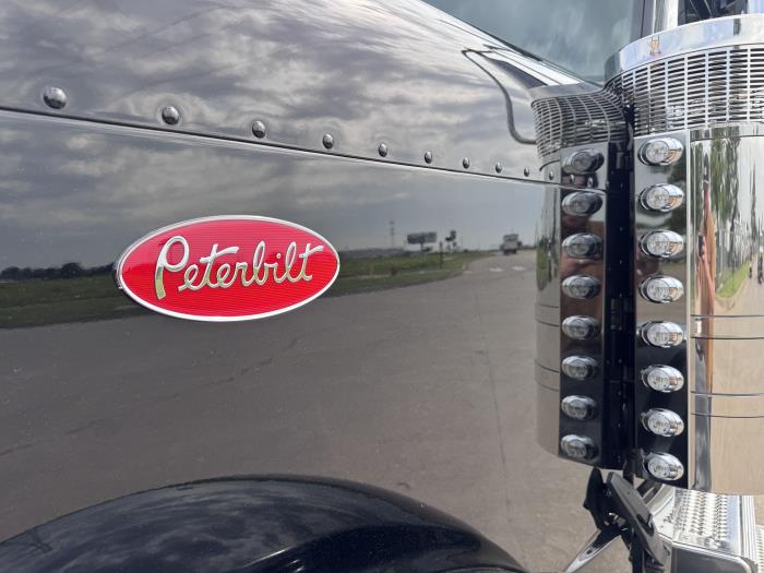 2027 Peterbilt 589-11