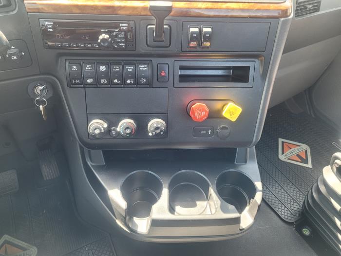 2021 International LT625-11