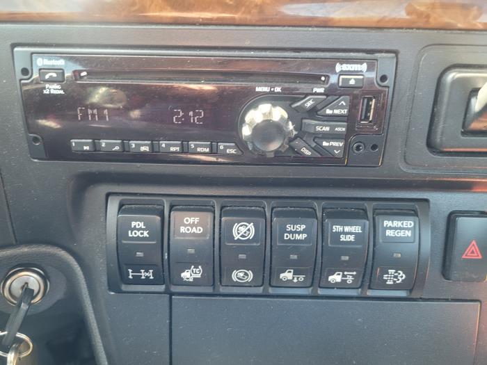 2021 International LT625-12