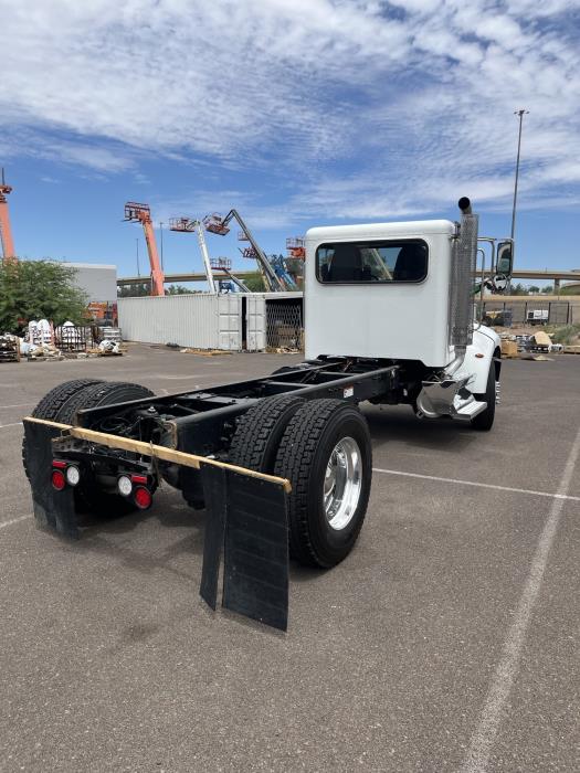 2019 Peterbilt 337-2