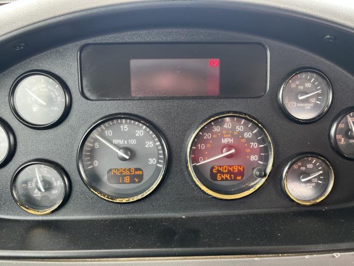 2019 Peterbilt 337-8