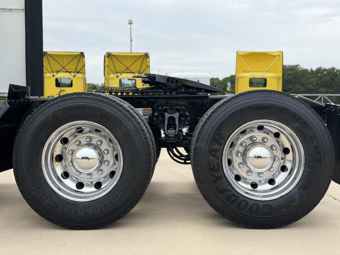 2022 Peterbilt 579-9