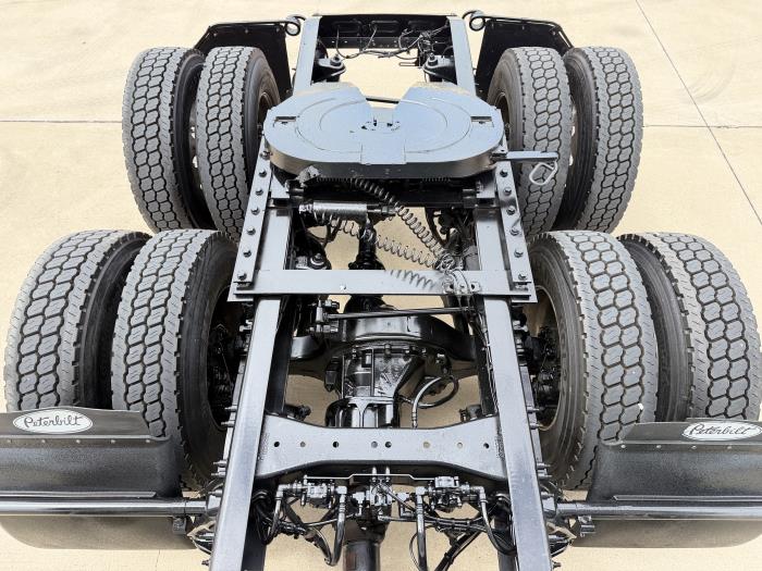2022 Peterbilt 579-10