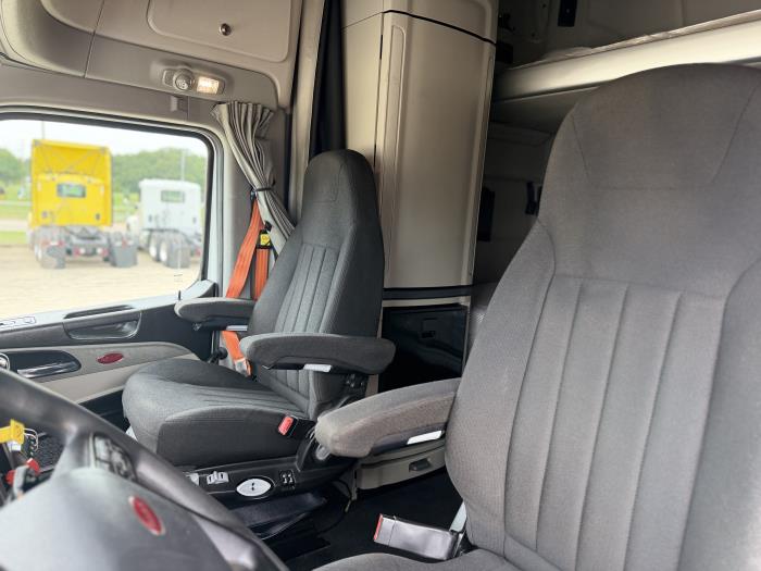 2022 Peterbilt 579-19