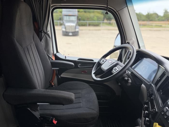 2022 Peterbilt 579-21