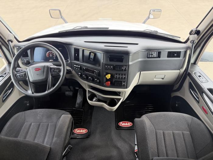 2022 Peterbilt 579-22