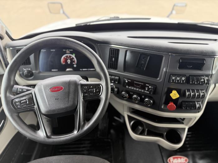 2022 Peterbilt 579-29