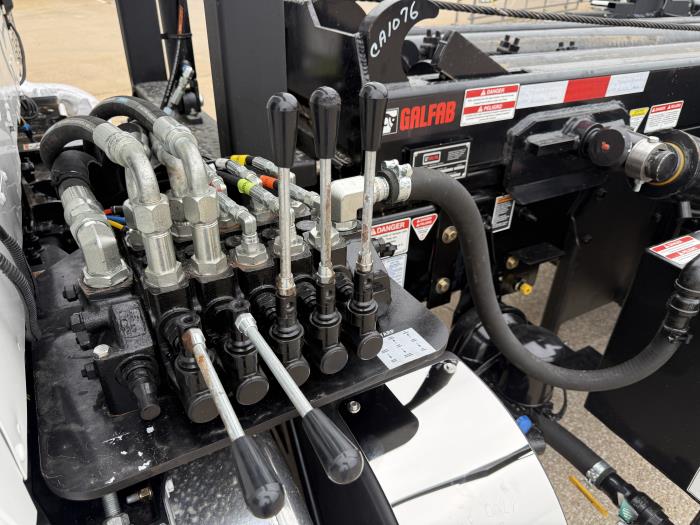 2027 Peterbilt 567-35
